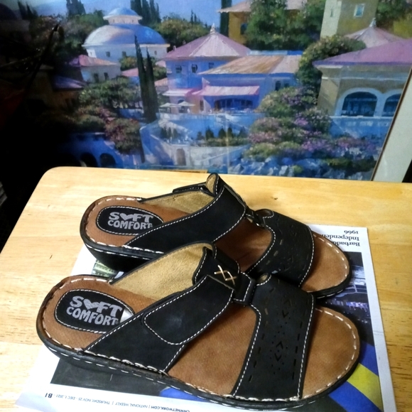 Soft Comfort 🆕 ladies SZ.7 wedge sandals - Picture 1 of 16
